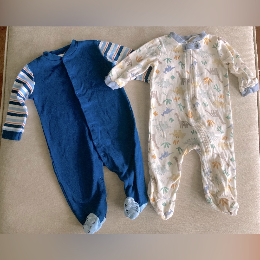 Two pack 3-6 month footie 💙 ✨Bundle 4+ footies $4 each!
